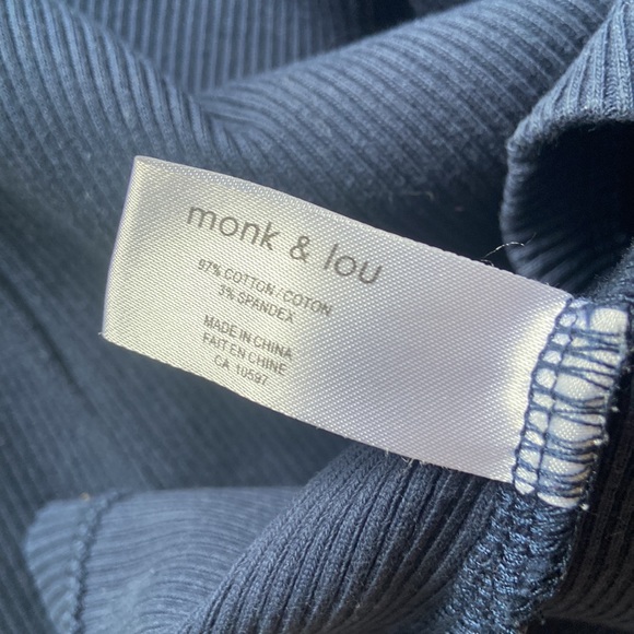 Monk&Lou scoop back, ribbed 3/4 sleeve - Picture 5 of 5